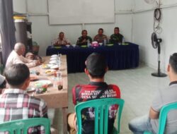 Cegah Karhutla dari Desa, Babinsa Bunut Hulu Dampingi Tim Penyuluh Sosialisasi di Sungai Besar