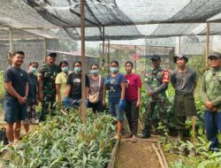 Dekati Kaum Ibu, Tim Penyuluh Karhutla Mabes TNI Sosialisasikan Pencegahan Karhutla di Kebun Sangga Bumi Lestari