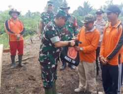 Jaga Hutan, Jaga Kehidupan : Brigjen TNI Sain Mustain Salurkan Bantuan untuk Warga Terdampak Karhutla
