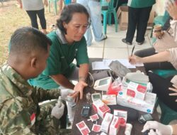 HUT Ke-81 TNI, Koramil Semitau Buka Layanan Pengobatan Gratis untuk Warga Kenepai Komplek