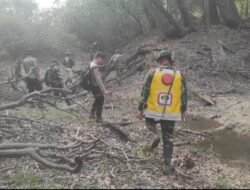 Dengar Ada Titik Api! Koramil Badau, Polsek dan Manggala Agni Kapuas Hulu, Padamkan Titik Api di Kawasan Taman Nasional Danau Sentarum