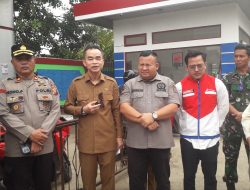 Perkopimda dan DPRD Melawi Saat Launching Ganjil Genap ke Beberapa SPBU Melawi, Hendegi Januardi Usfa Yursa,S.IP : Harga Tingkat Pengecer Tinggi, Jangan Aji Mumpung
