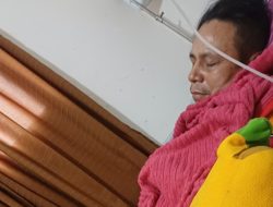 Sebuah Mobil Box Perusahaan Distributor Wings Perwakilan Sanggau Senggol Pengendara Motor di Melawi, Korban Asal Desa Pintas Pinoh Selatan Alami Patah Kaki, Sopir : “Minta Korban Tidak Lapor Polisi, Kami Bertanggung Jawab”