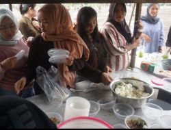 Usai Upacara, Berbagi Kebahagiaan Pada HUT TNI Ke-81, Kodim 1206/Putussibau Gelar UMKM dan Makan Bersama Masyarakat