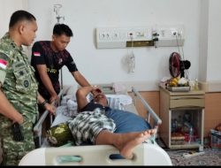Wujud Kepedulian dan Solidaritas, Dandim 1206/Putussibau Jenguk Anggota yang Menderita Stroke di RS Ahmad Diponegoro